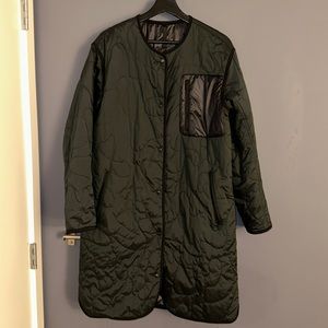 Lululemon PrimaLoft water resistant heathered black long quilted coat